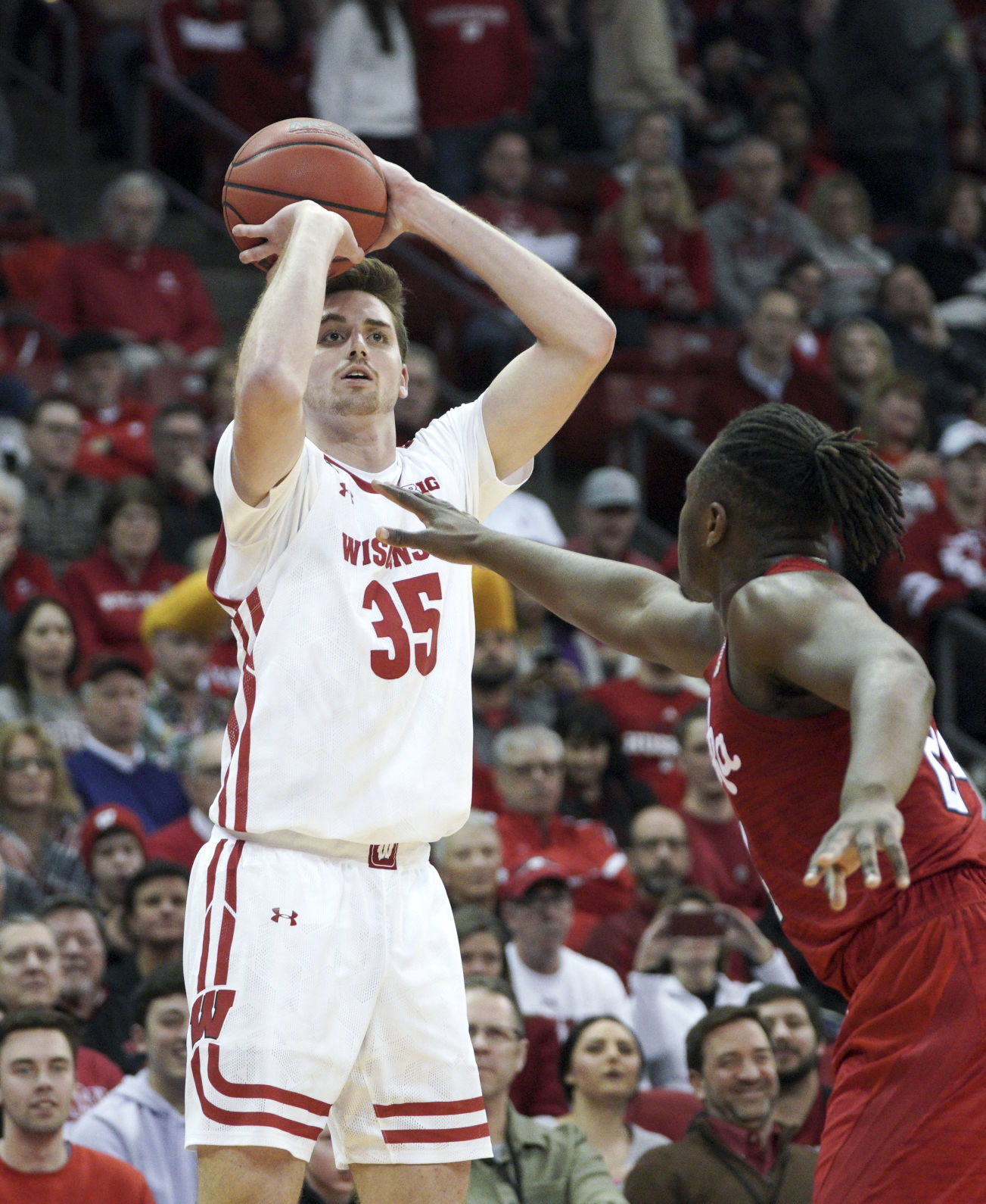 Badgers 82, Cornhuskers 68